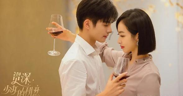 马伊琍为小女儿庆10岁生日，大女儿暖心举动获赞，母女三人太幸福